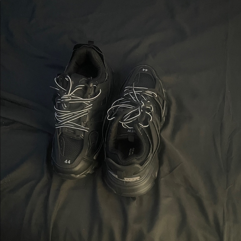 Men Black Sneakers
